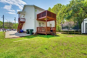 9 Mi to Charlotte Motor Speedway: Apt w/ Deck!