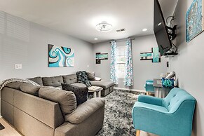 9 Mi to Charlotte Motor Speedway: Apt w/ Deck!