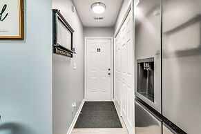 9 Mi to Charlotte Motor Speedway: Apt w/ Deck!