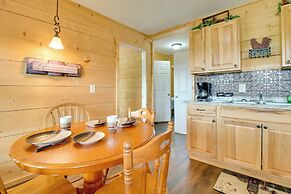 Cabin Getaway in Mountain View w/ Porch + Grill