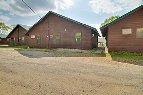 Cabin Getaway in Mountain View w/ Porch + Grill