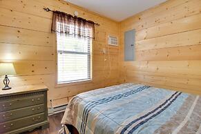 Cabin Getaway in Mountain View w/ Porch + Grill