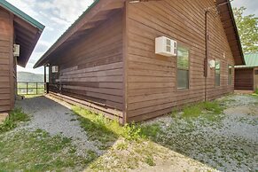 Cabin Getaway in Mountain View w/ Porch + Grill