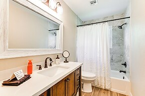 5 Mi to Lake Texoma: Wooded Retreat on 3 Acres!