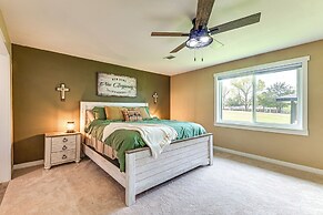 5 Mi to Lake Texoma: Wooded Retreat on 3 Acres!