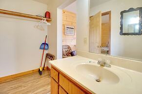 Close to River & Hiking: Cabin in Mountain View