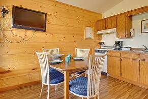 Close to River & Hiking: Cabin in Mountain View