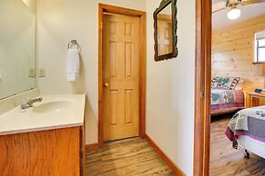 Close to River & Hiking: Cabin in Mountain View