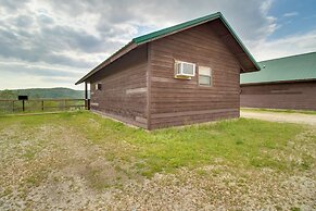 Close to River & Hiking: Cabin in Mountain View