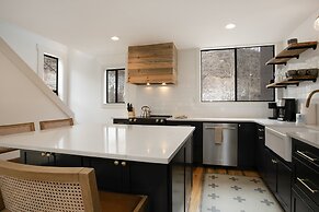 3094 Booth Falls Road 4 Bedroom Condo