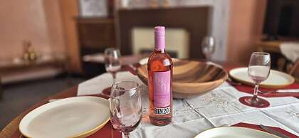 Cosy 3 Bedroom Family Home-large Garden-patio-wifi