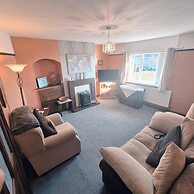 Cosy 3 Bedroom Family Home-large Garden-patio-wifi