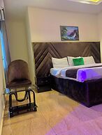 Leons Hotel and Suite