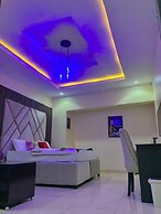 Leons Hotel and Suite