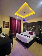 Leons Hotel and Suite