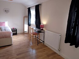 Charming Chestnut Cottage in Huntingdon