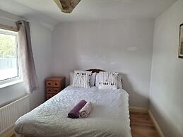 Charming Chestnut Cottage in Huntingdon