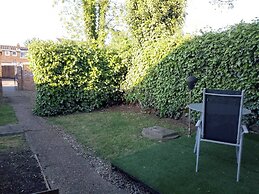 Charming Chestnut Cottage in Huntingdon