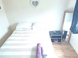 Charming Chestnut Cottage in Huntingdon
