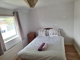 Charming Chestnut Cottage in Huntingdon