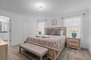 Magical Themed Home With Pool in Top Resort