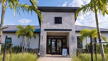 Magical Themed Home With Pool in Top Resort