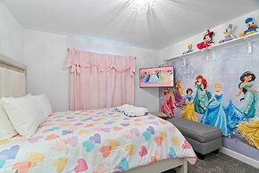 Magical Themed Home With Pool in Top Resort