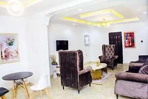 Hollysee Hotel and Suites