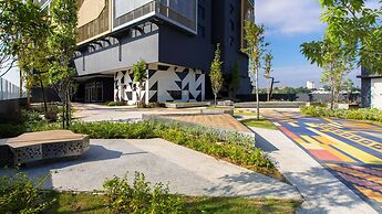 Heroes Home 8pax near Subway station