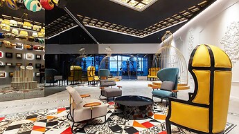 Heroes Home 8pax near Subway station