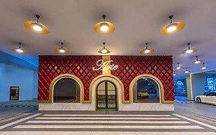 Heroes Home 8pax near Subway station