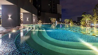 Heroes Home 8pax near Subway station