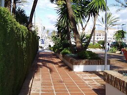 Puerto Duquesa Front Line Sea View Golf Studios - Longer Lets