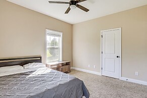 18 Mi to Pinehurst: Quiet + Spacious Family Home!