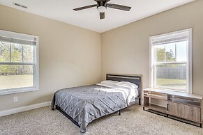 18 Mi to Pinehurst: Quiet + Spacious Family Home!