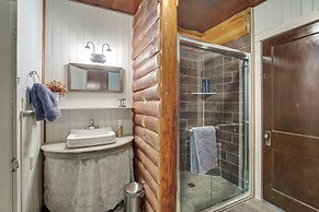 Hot Tub & Creek Views: Secluded Perryville Cabin