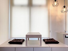 Restful Studio Room Pollux Chadstone Apartment