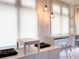 Restful Studio Room Pollux Chadstone Apartment