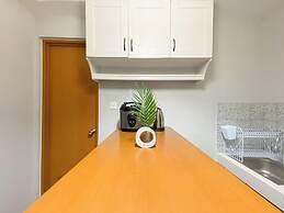 Minimalist And Cozy 1BR at Royal Heights Apartment