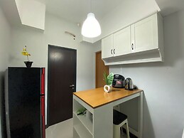 Minimalist And Cozy 1BR at Royal Heights Apartment