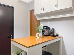 Minimalist And Cozy 1BR at Royal Heights Apartment