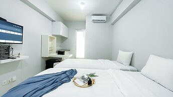 Stunning and Comfy Studio at Green Bay Pluit Apartment