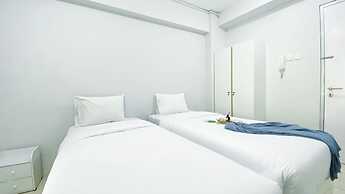 Stunning and Comfy Studio at Green Bay Pluit Apartment