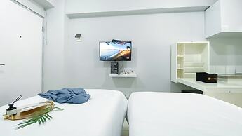 Stunning and Comfy Studio at Green Bay Pluit Apartment