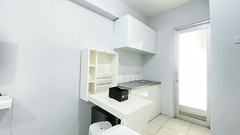 Stunning and Comfy Studio at Green Bay Pluit Apartment