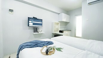 Stunning and Comfy Studio at Green Bay Pluit Apartment