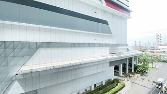 Stunning and Comfy Studio at Green Bay Pluit Apartment