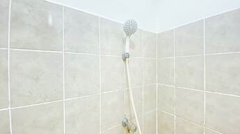 Stunning and Comfy Studio at Green Bay Pluit Apartment