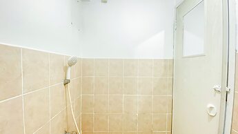 Stunning and Comfy Studio at Green Bay Pluit Apartment