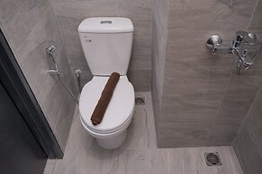 Modern Style and Homey Studio Apartment Collins Boulevard